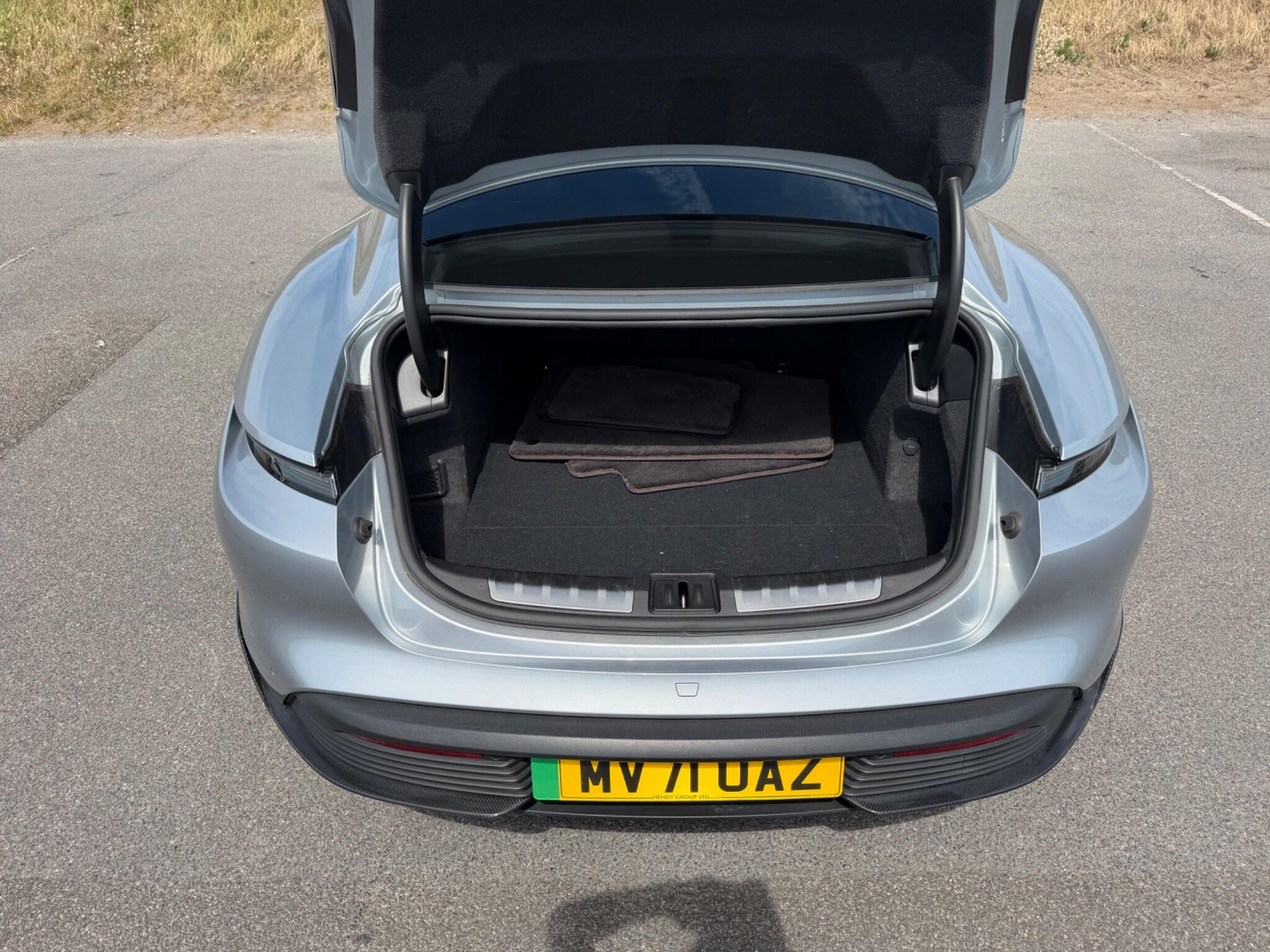 Porsche Taycan view 72