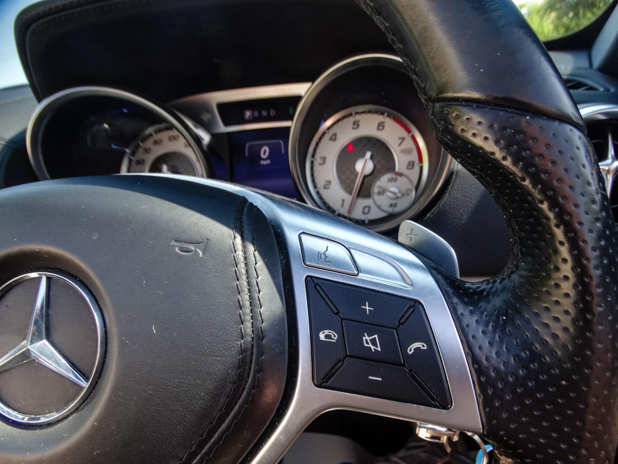 Mercedes-Benz SL view 30