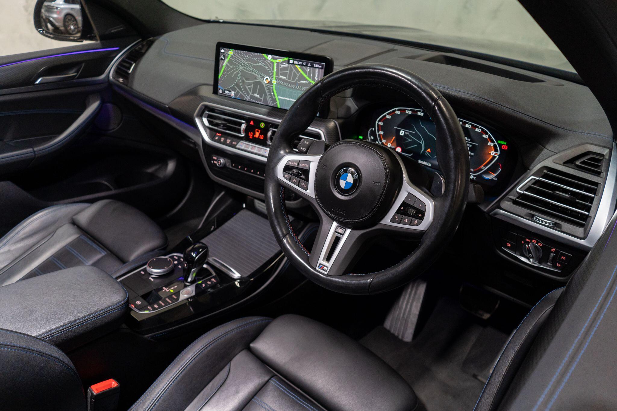 BMW X4 view 10