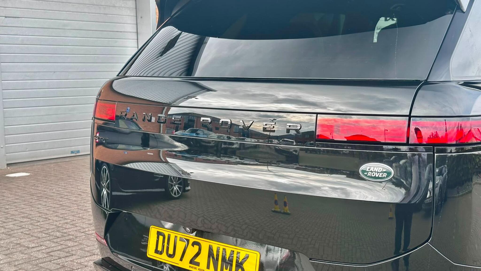 Land Rover Range Rover view 15