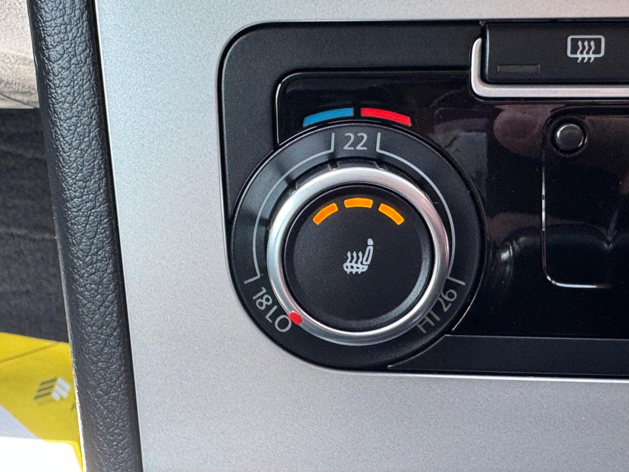 Volkswagen Passat view 19