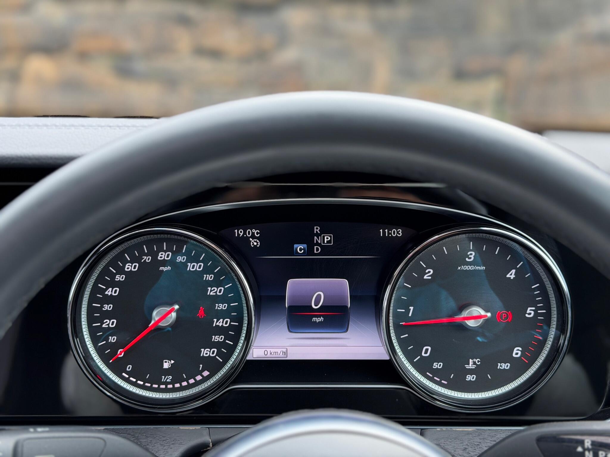 Mercedes-Benz E-Class view 26