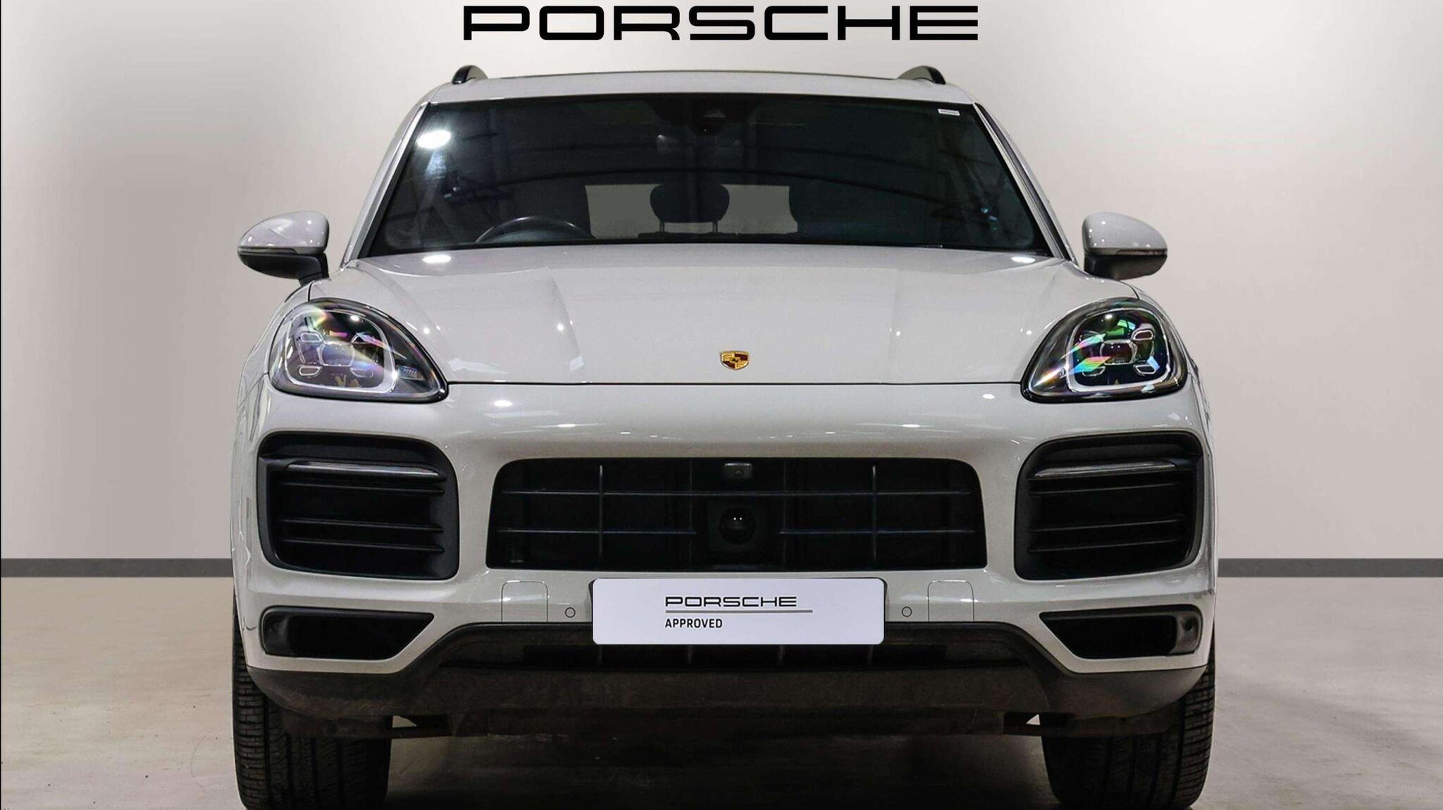 Porsche Cayenne view 8