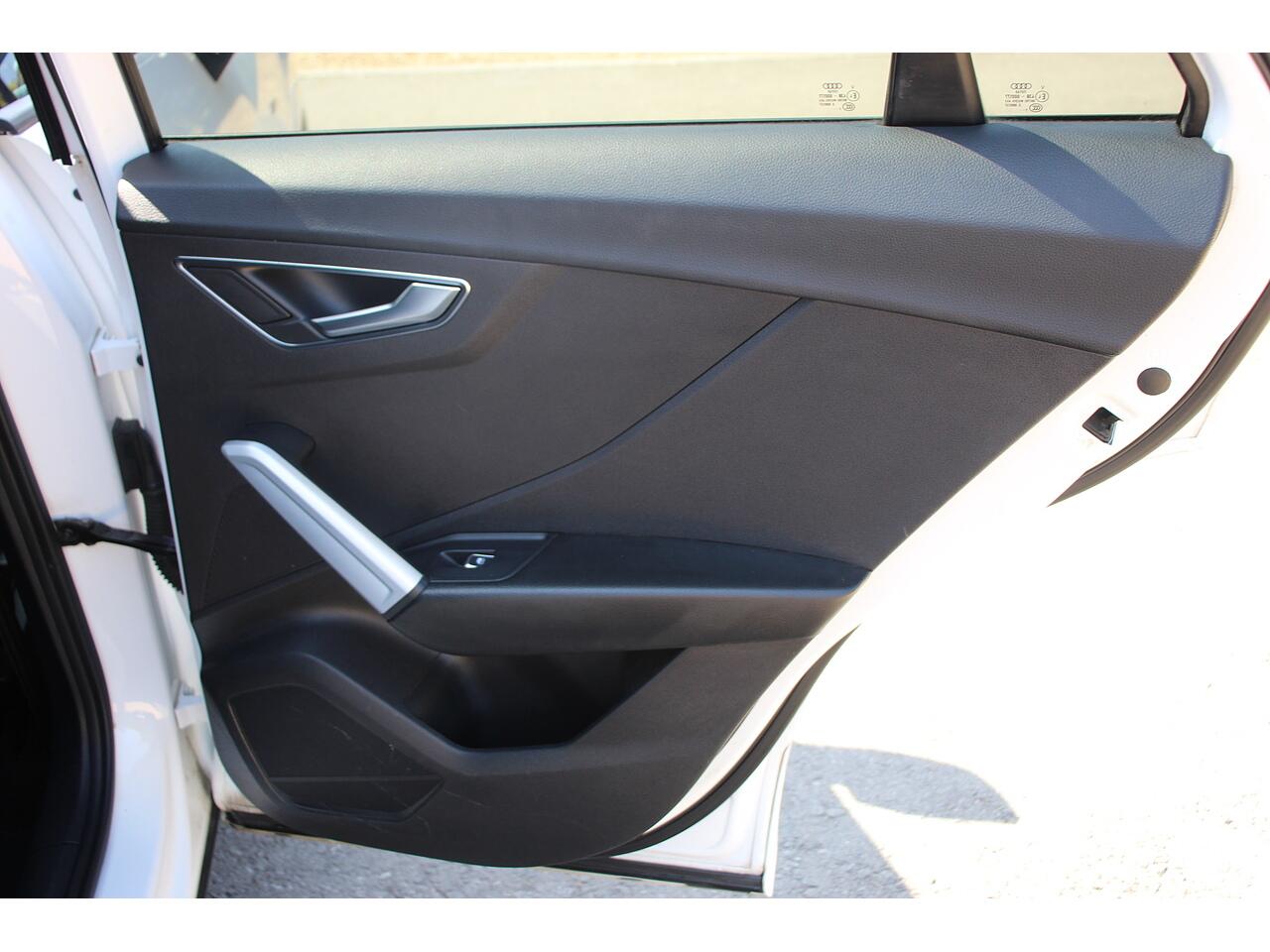 Audi Q2 view 33