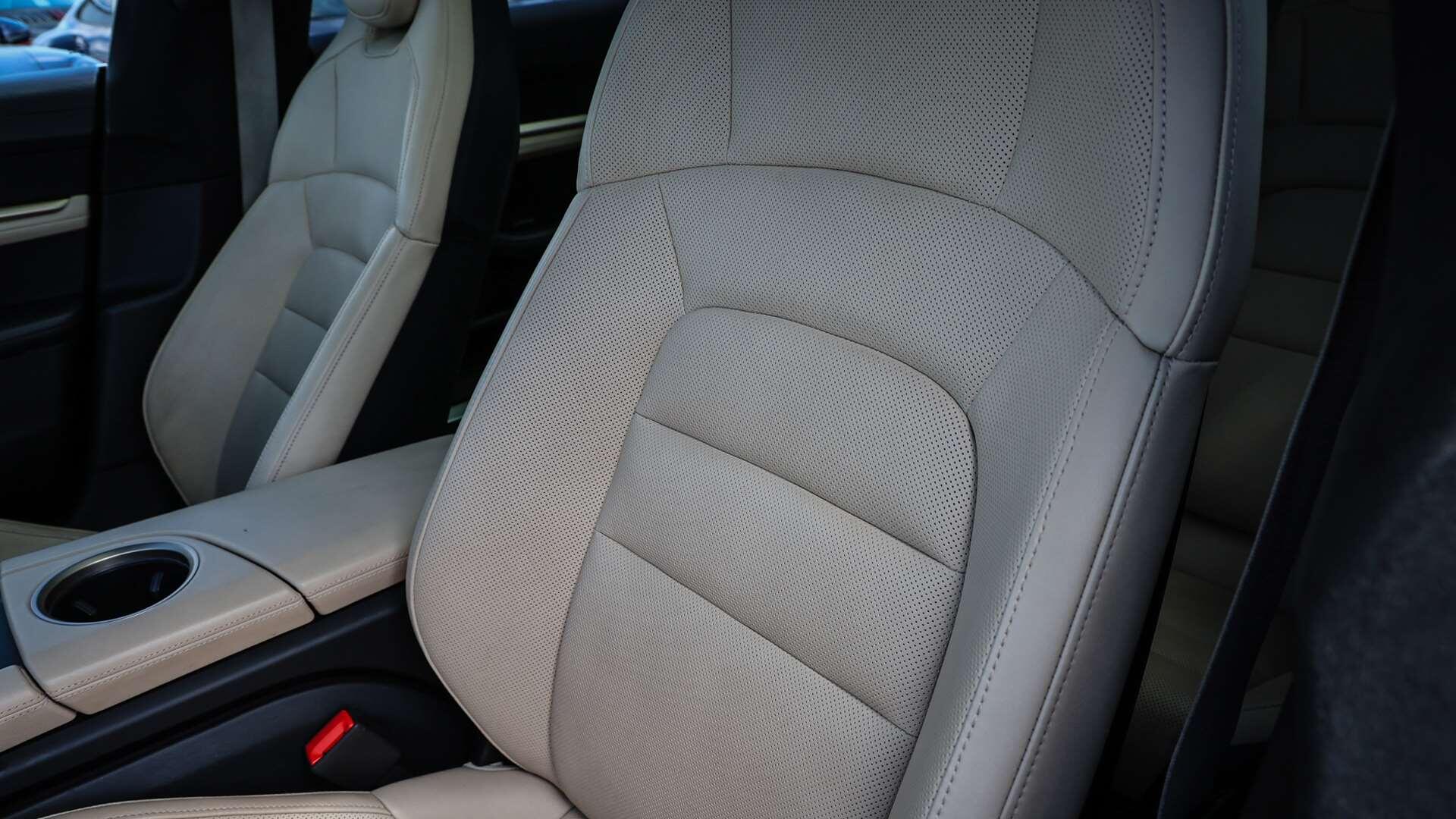 Porsche Taycan view 14