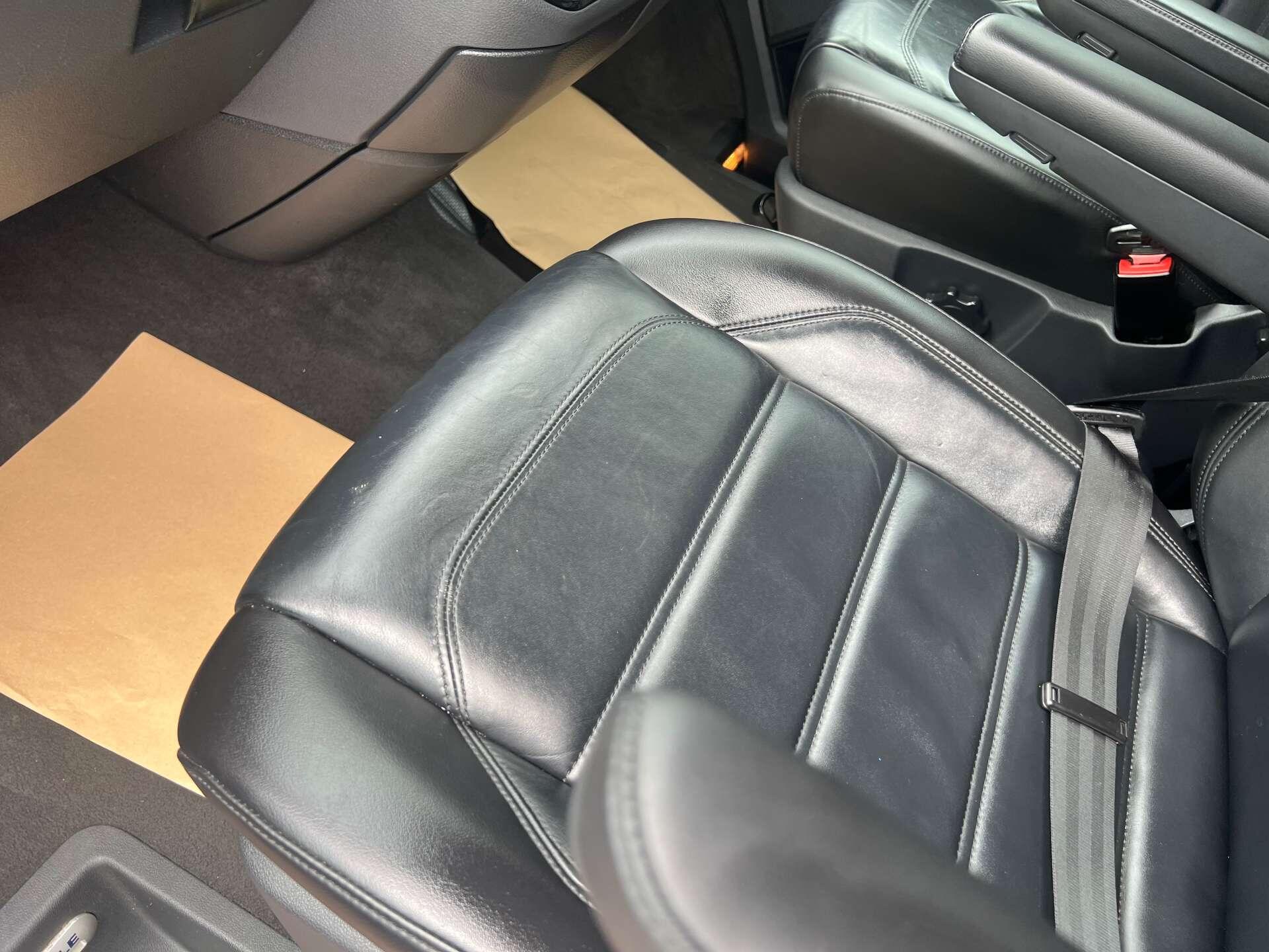 Volkswagen Caravelle view 37