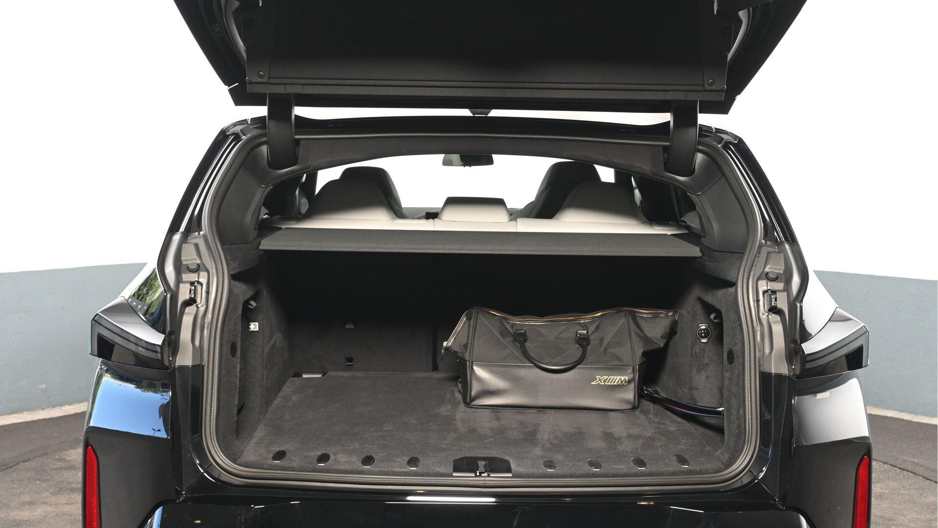 BMW XM view 13