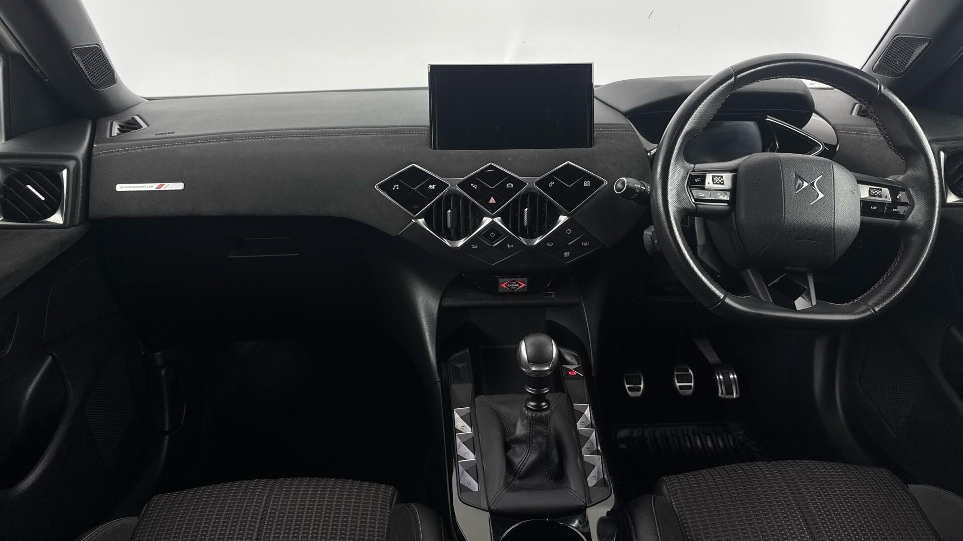 DS Automobiles DS 3 Crossback view 11