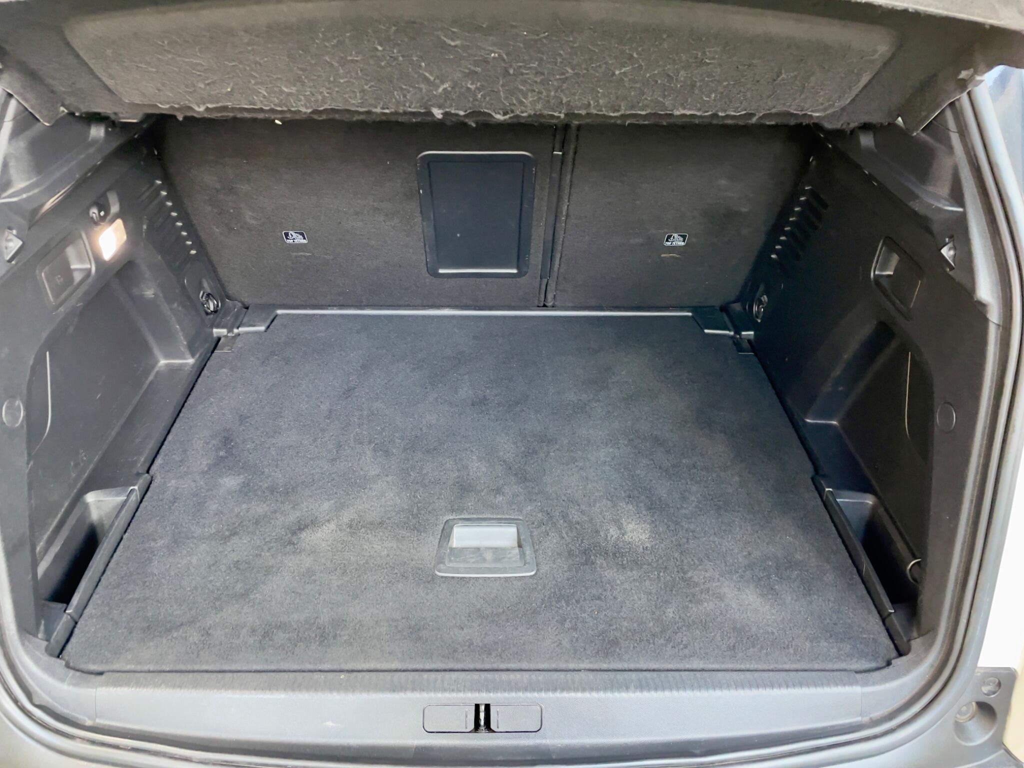 Peugeot 3008 view 45