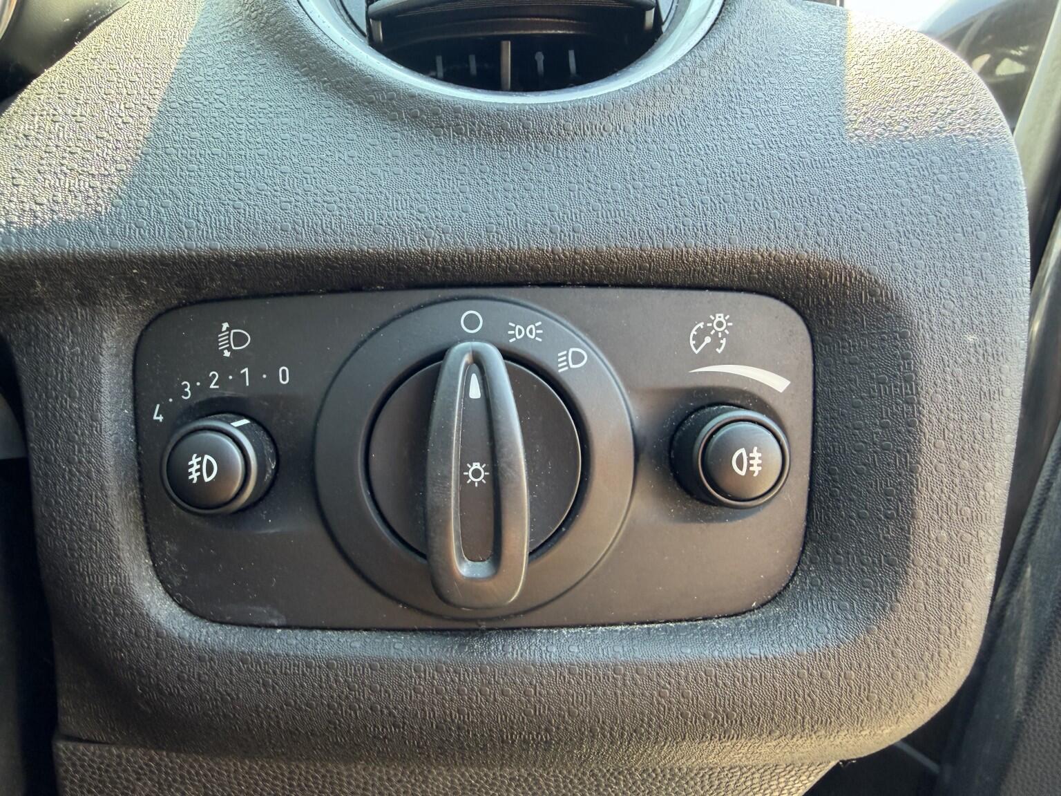 Ford Fiesta view 29