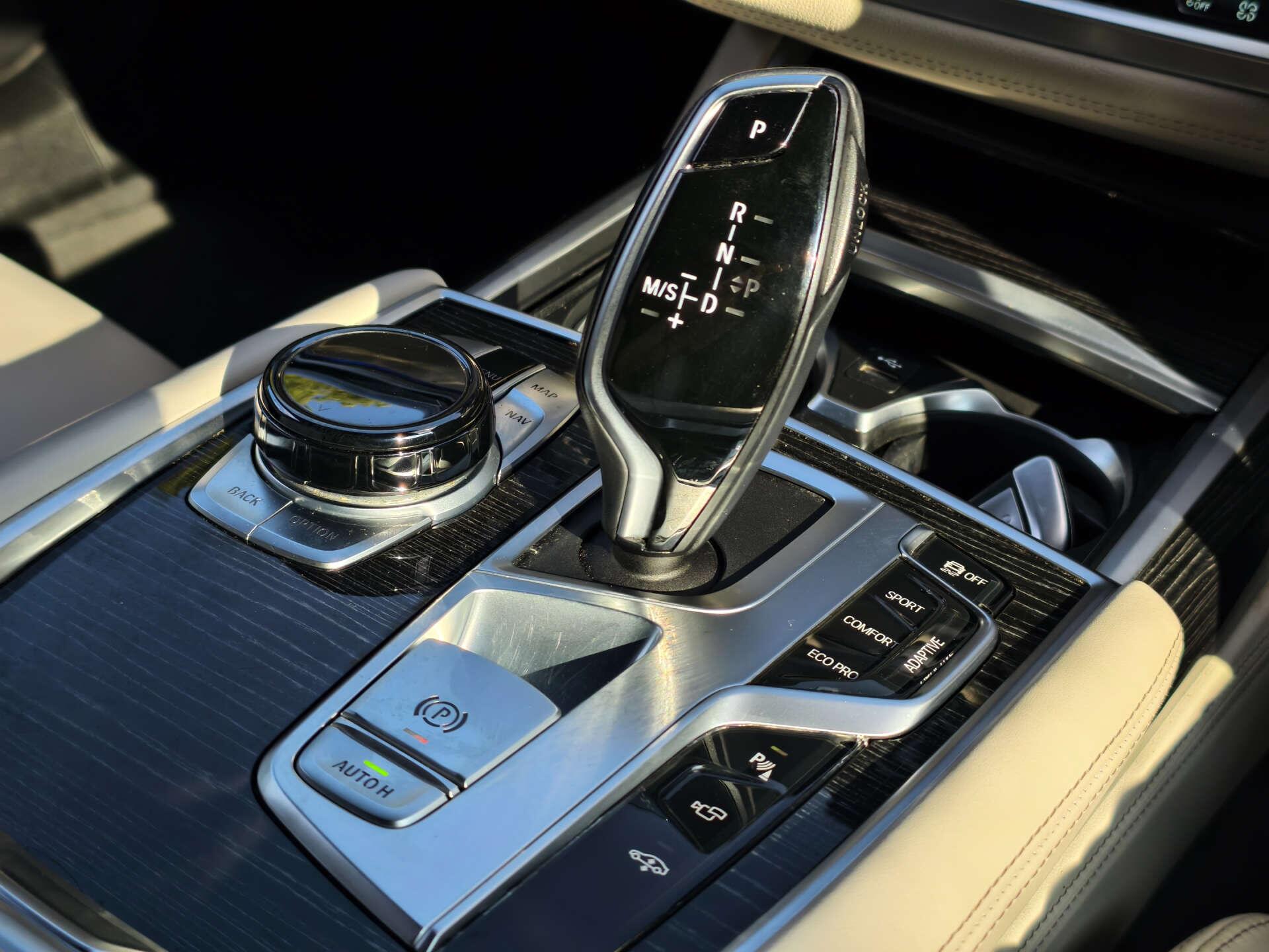 BMW 7 Series view 34