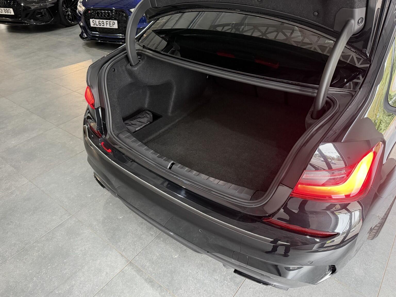 BMW 3 Series view 50