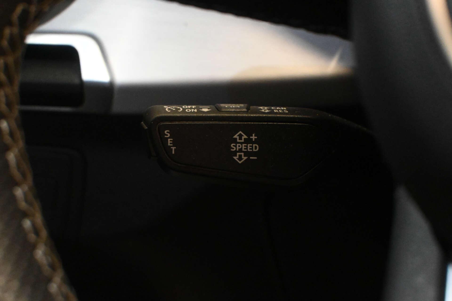 Audi Q2 view 57