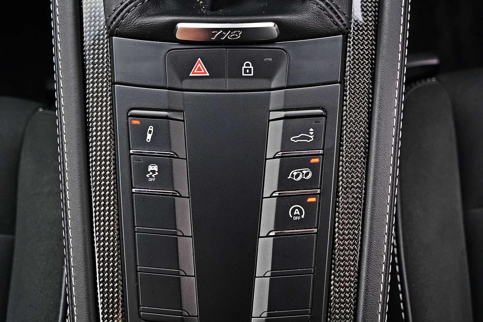 Porsche Cayman view 23