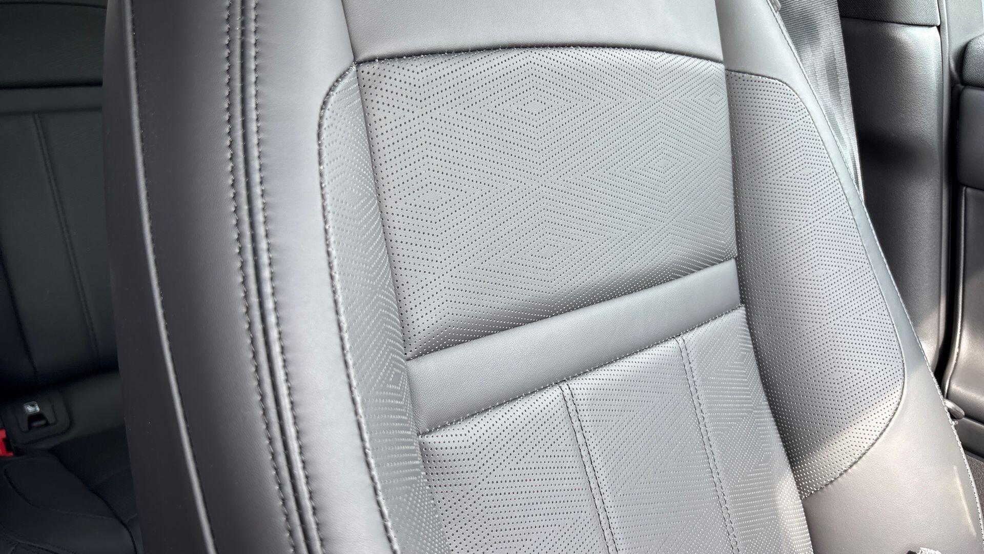 Land Rover Range Rover Evoque view 44