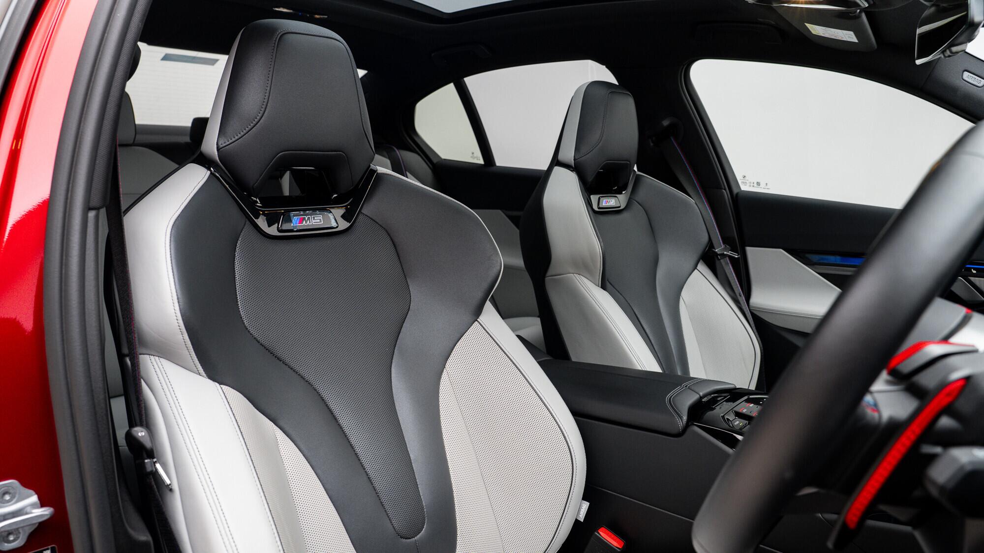 BMW M5 view 6