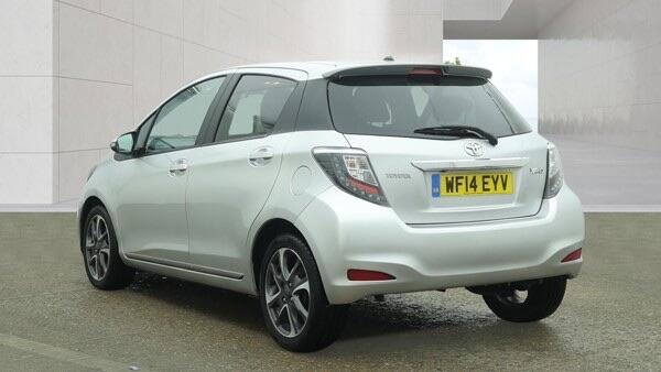 Toyota Yaris view 3