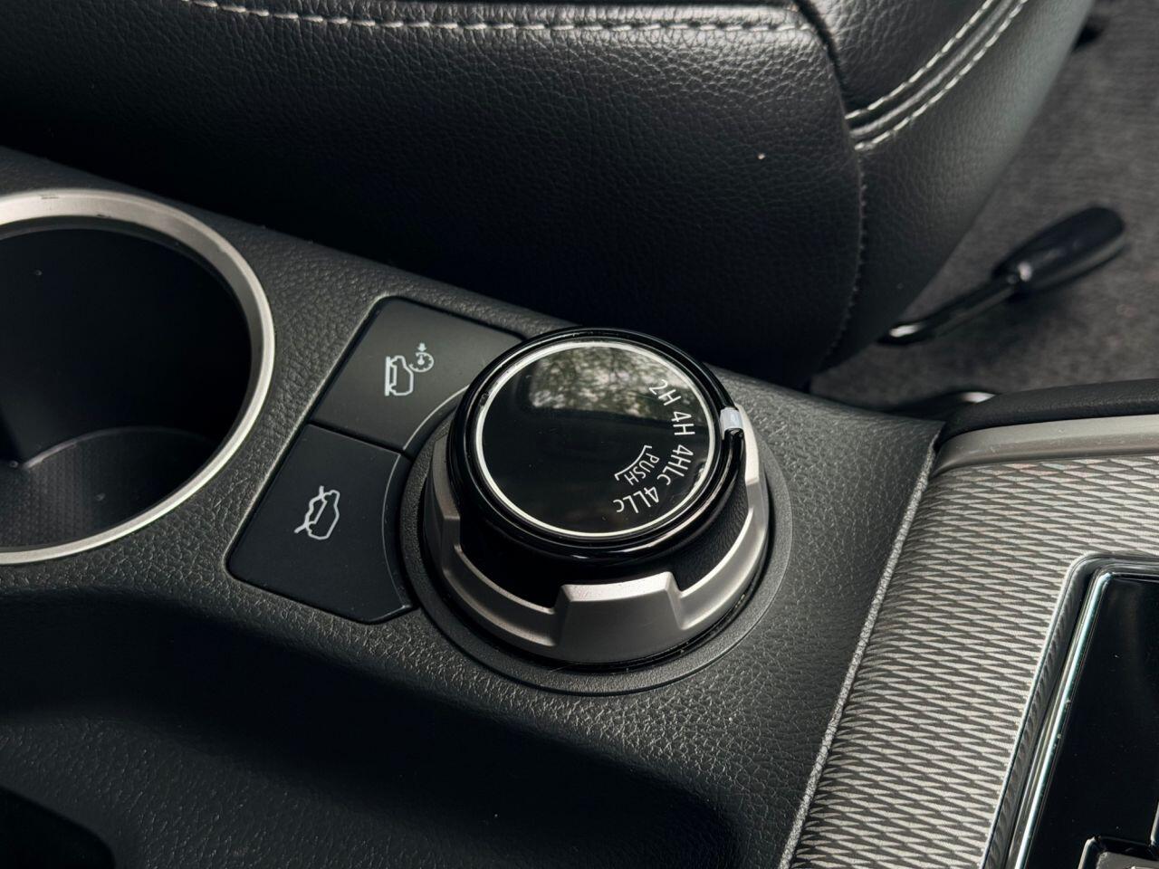 Mitsubishi L200 view 40