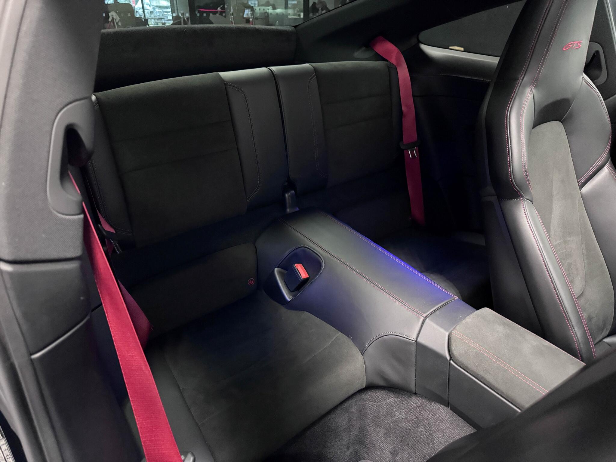 Porsche 911 view 38