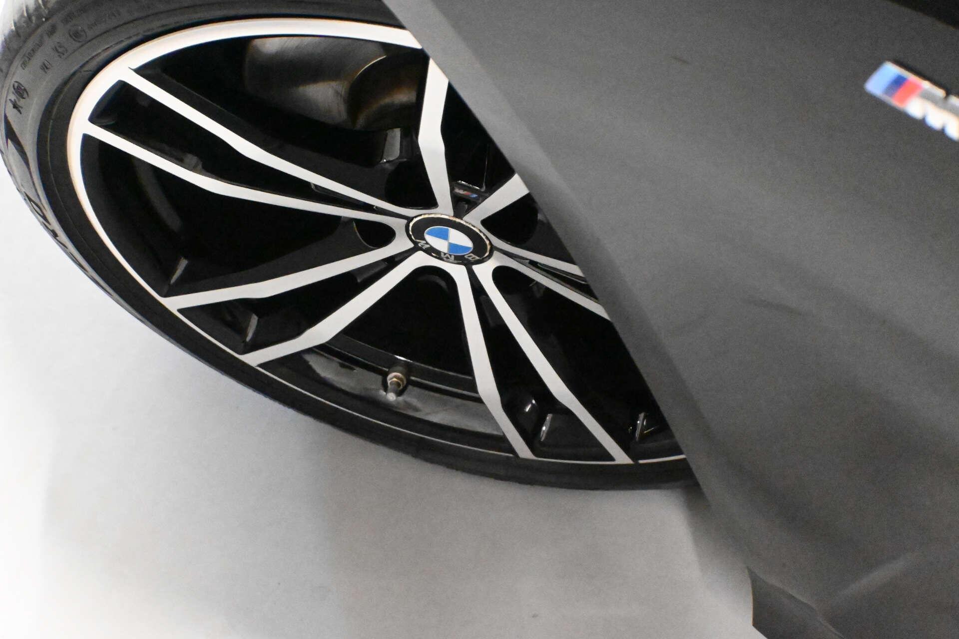 BMW 3 Series view 17