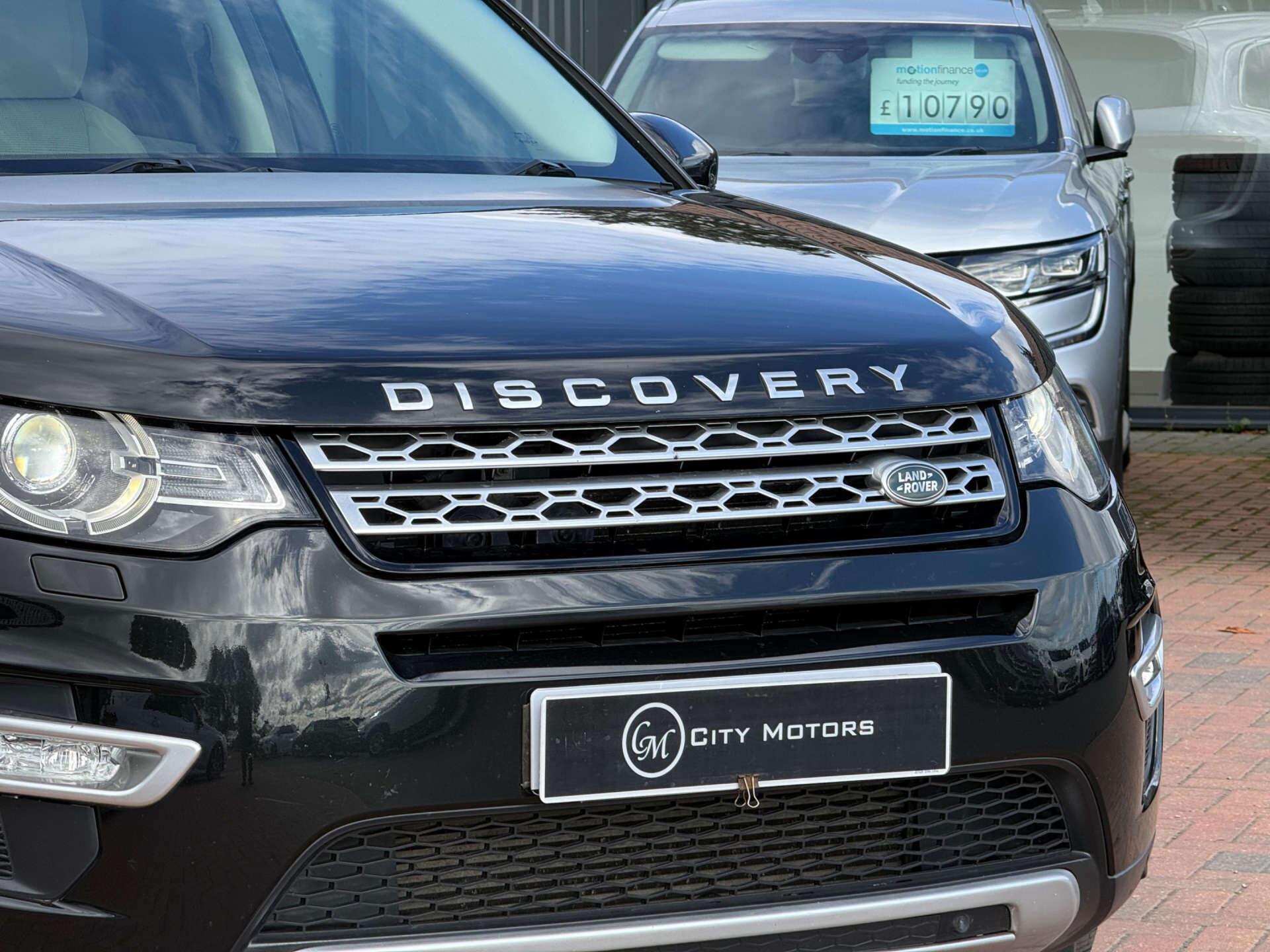Land Rover Discovery Sport view 14