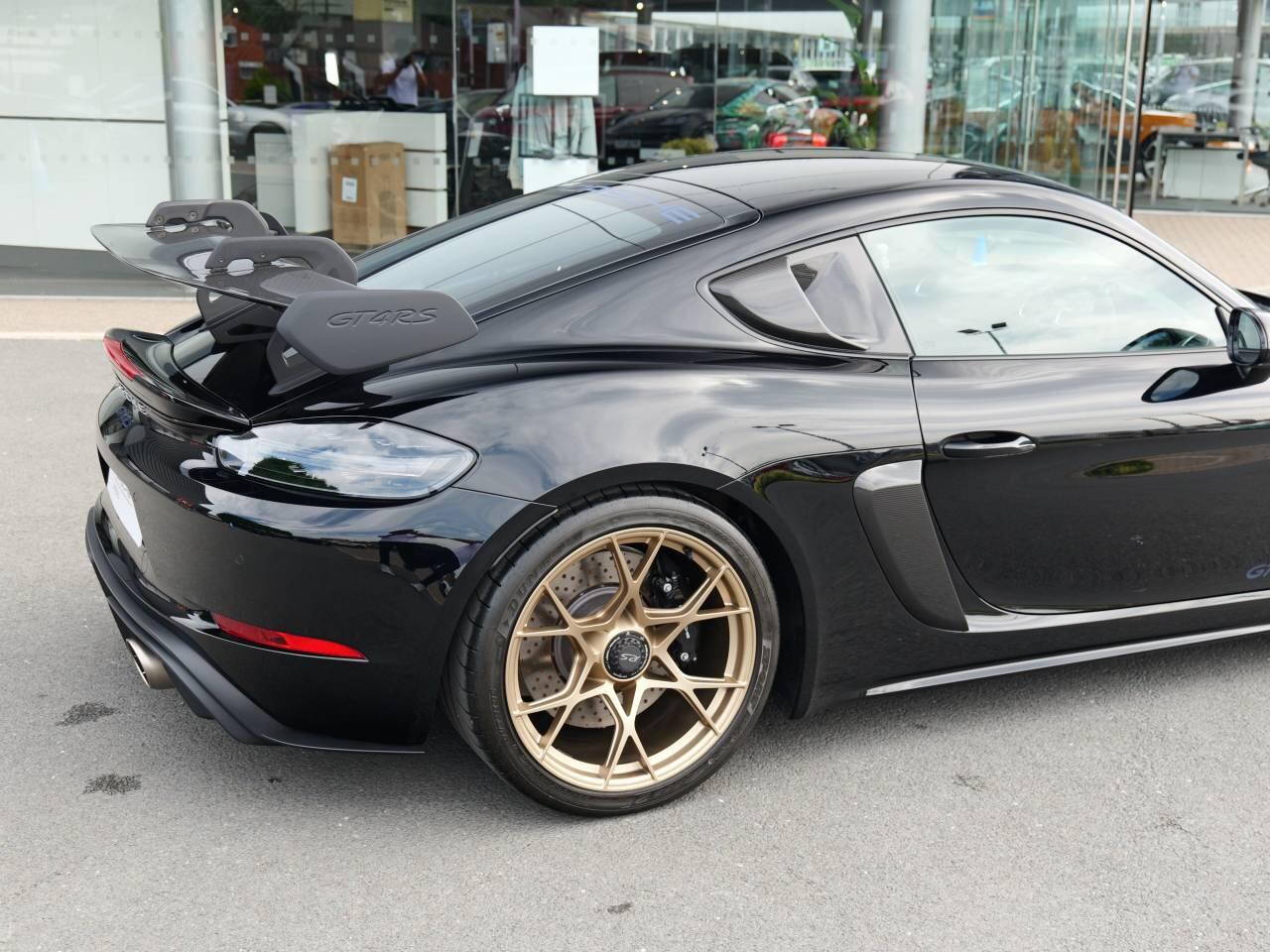 Porsche Cayman view 17