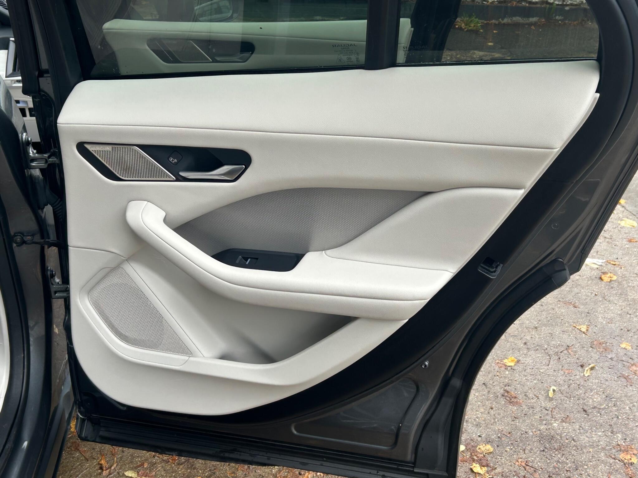 Jaguar I-Pace view 36