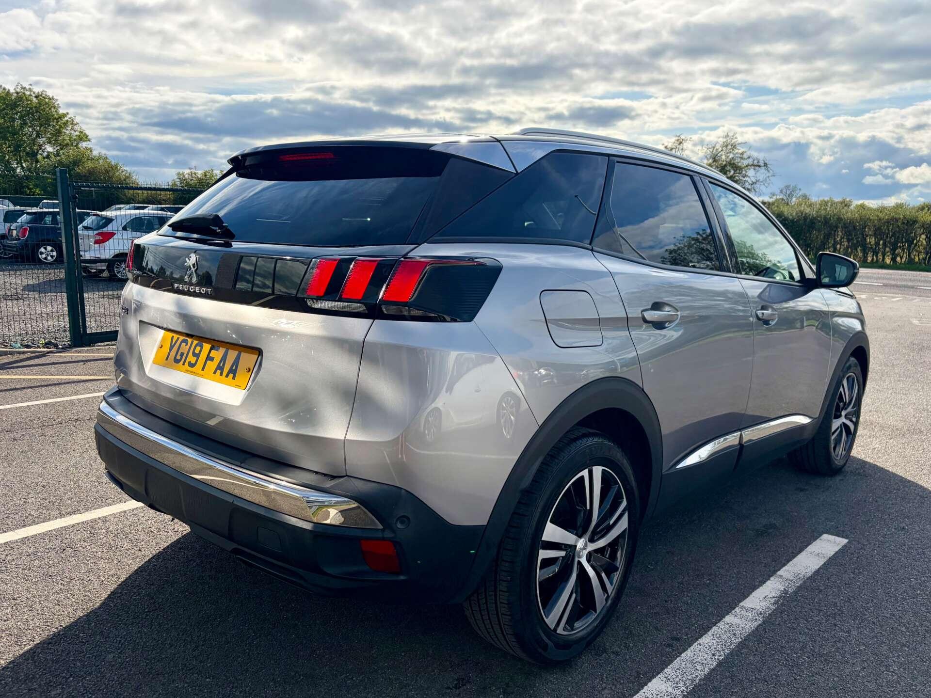 Peugeot 3008 view 8