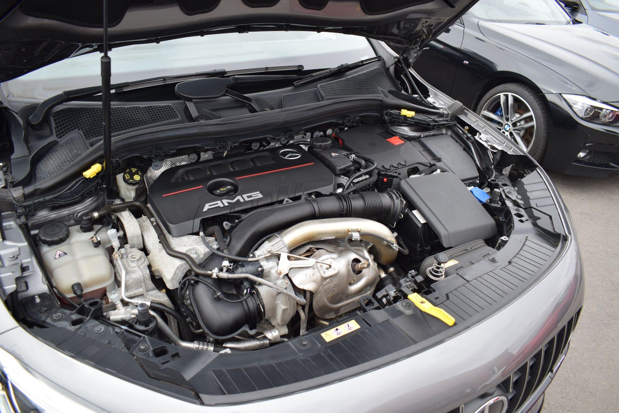 Mercedes-Benz GLA view 29