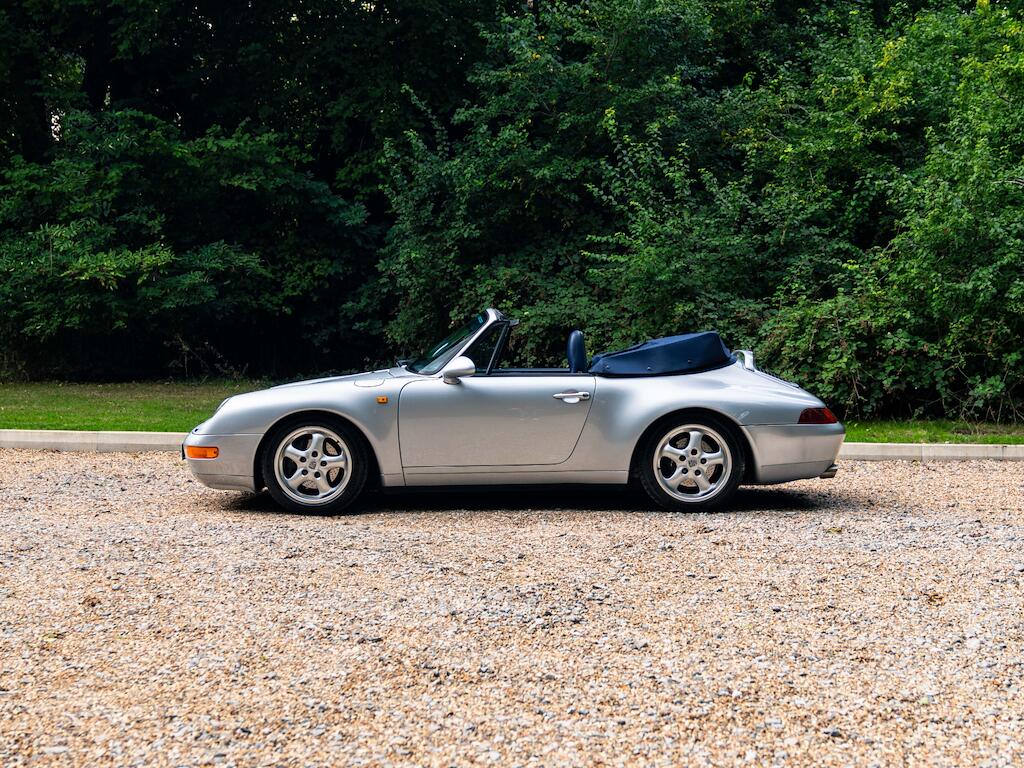 Porsche 911 view 5