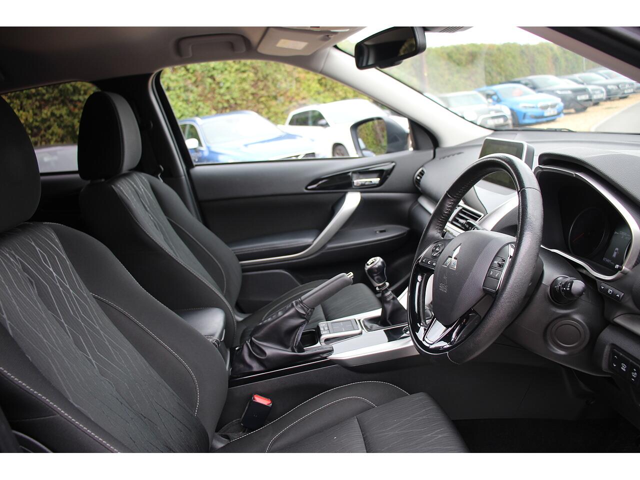 Mitsubishi Eclipse Cross view 15