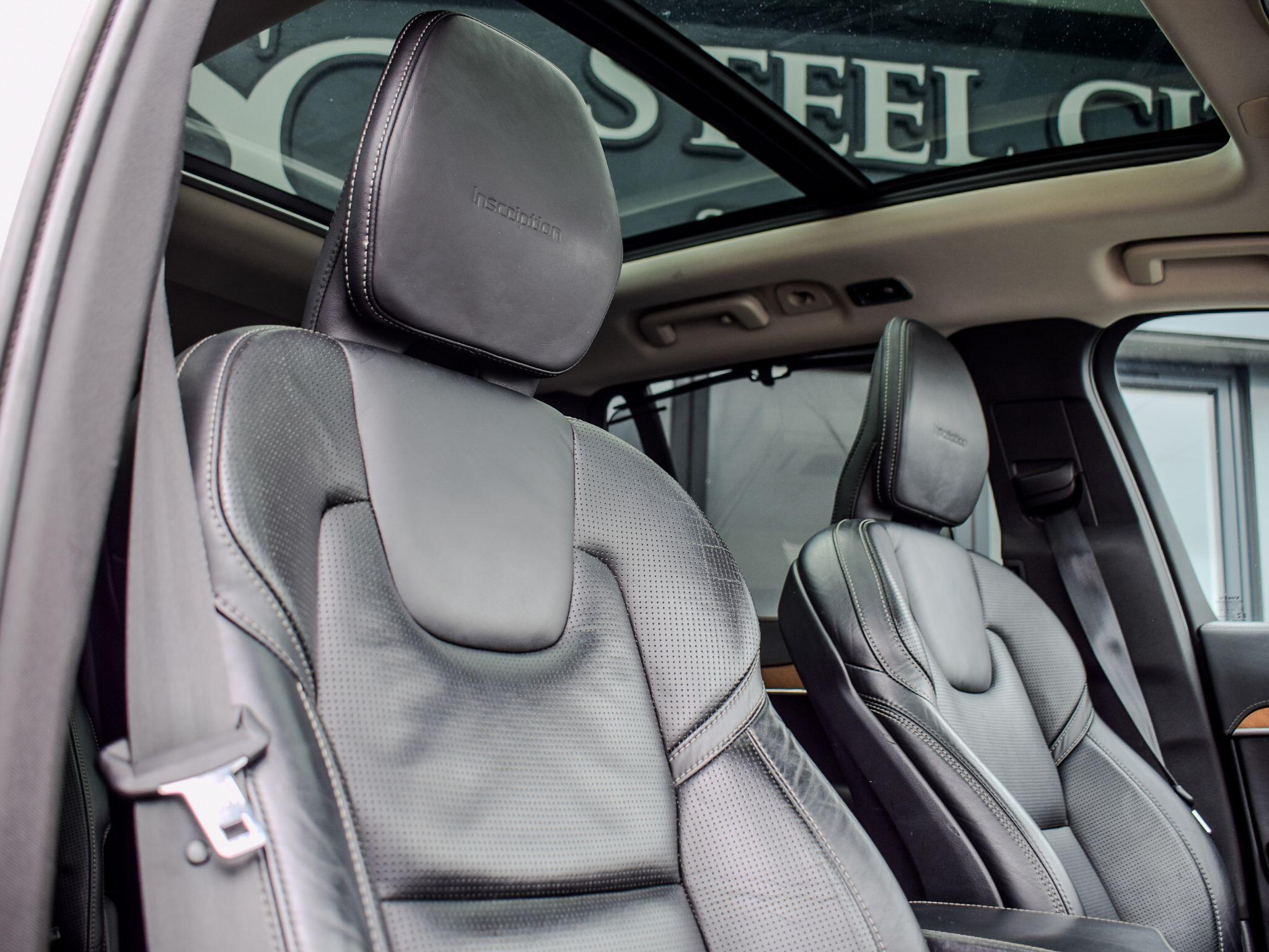 Volvo XC90 view 8