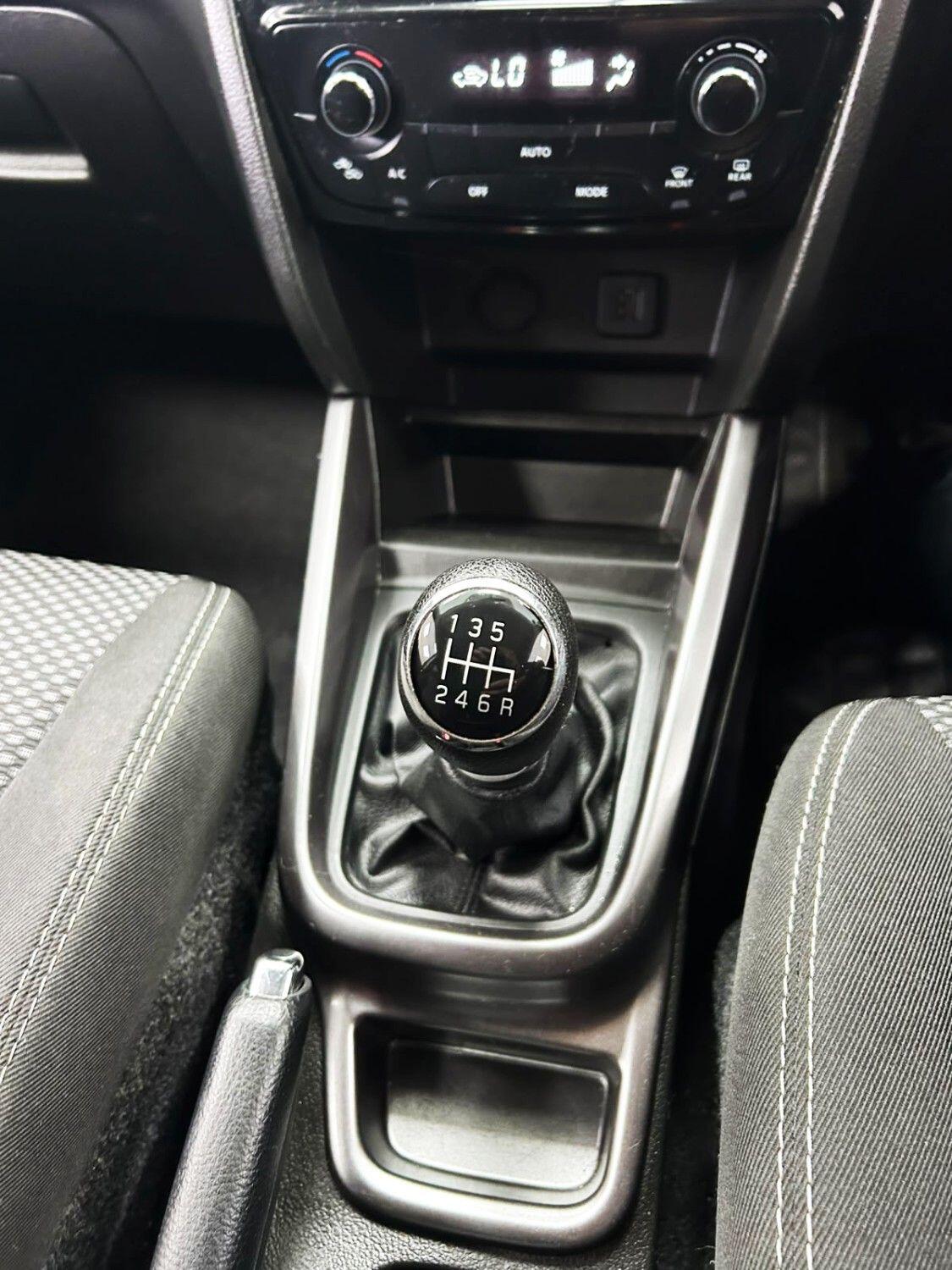 Suzuki Vitara view 17