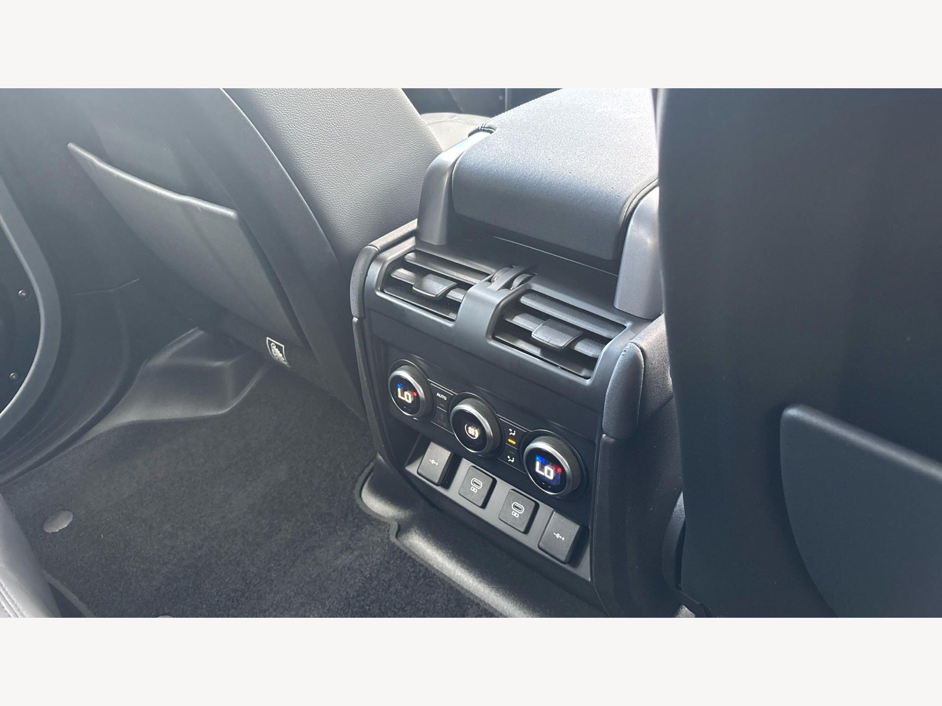 Land Rover Defender view 22