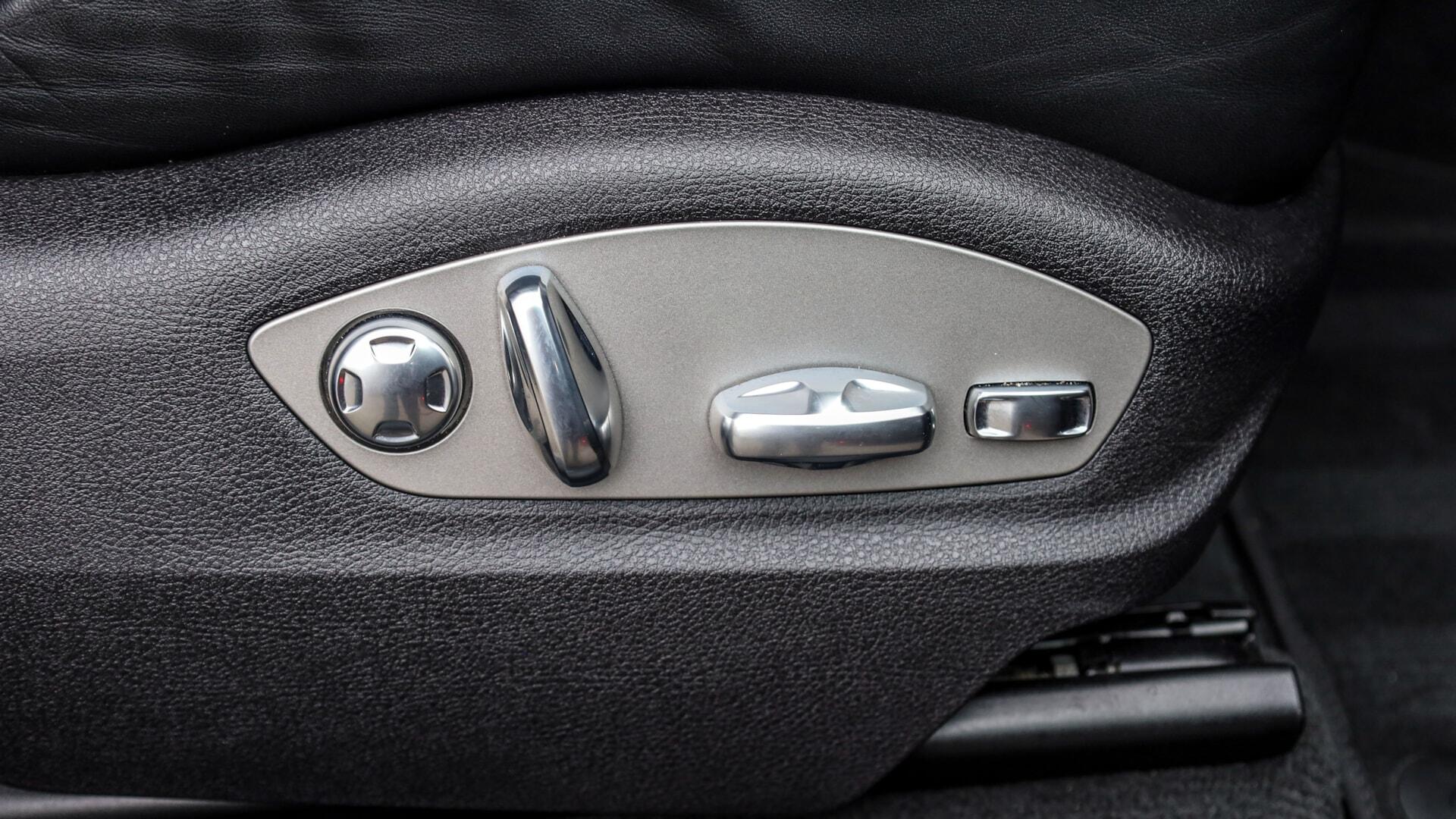 Porsche Macan view 29