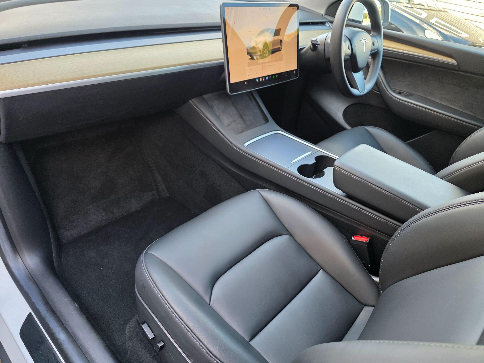 Tesla Model Y view 19