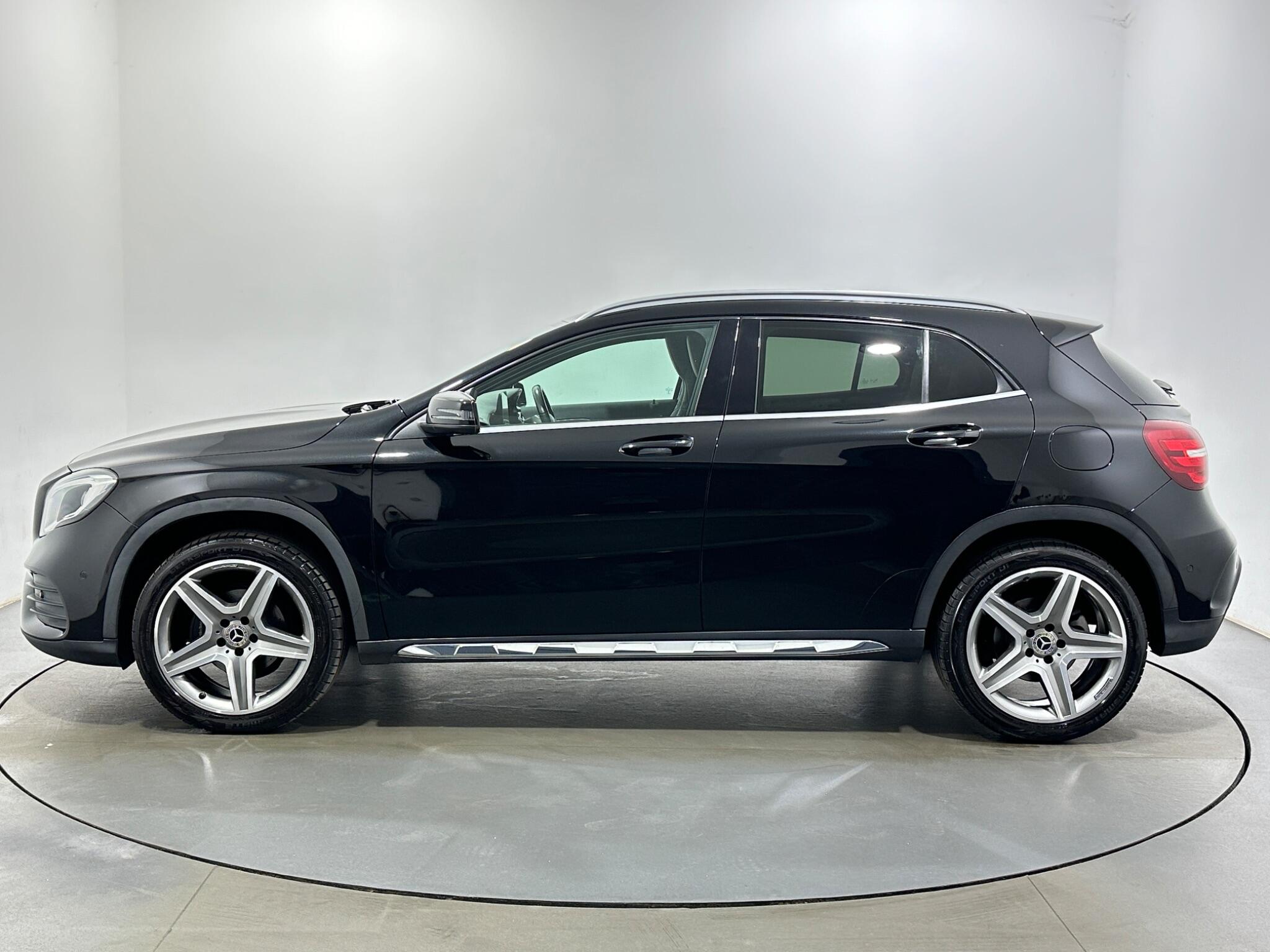 Mercedes-Benz Gla view 5