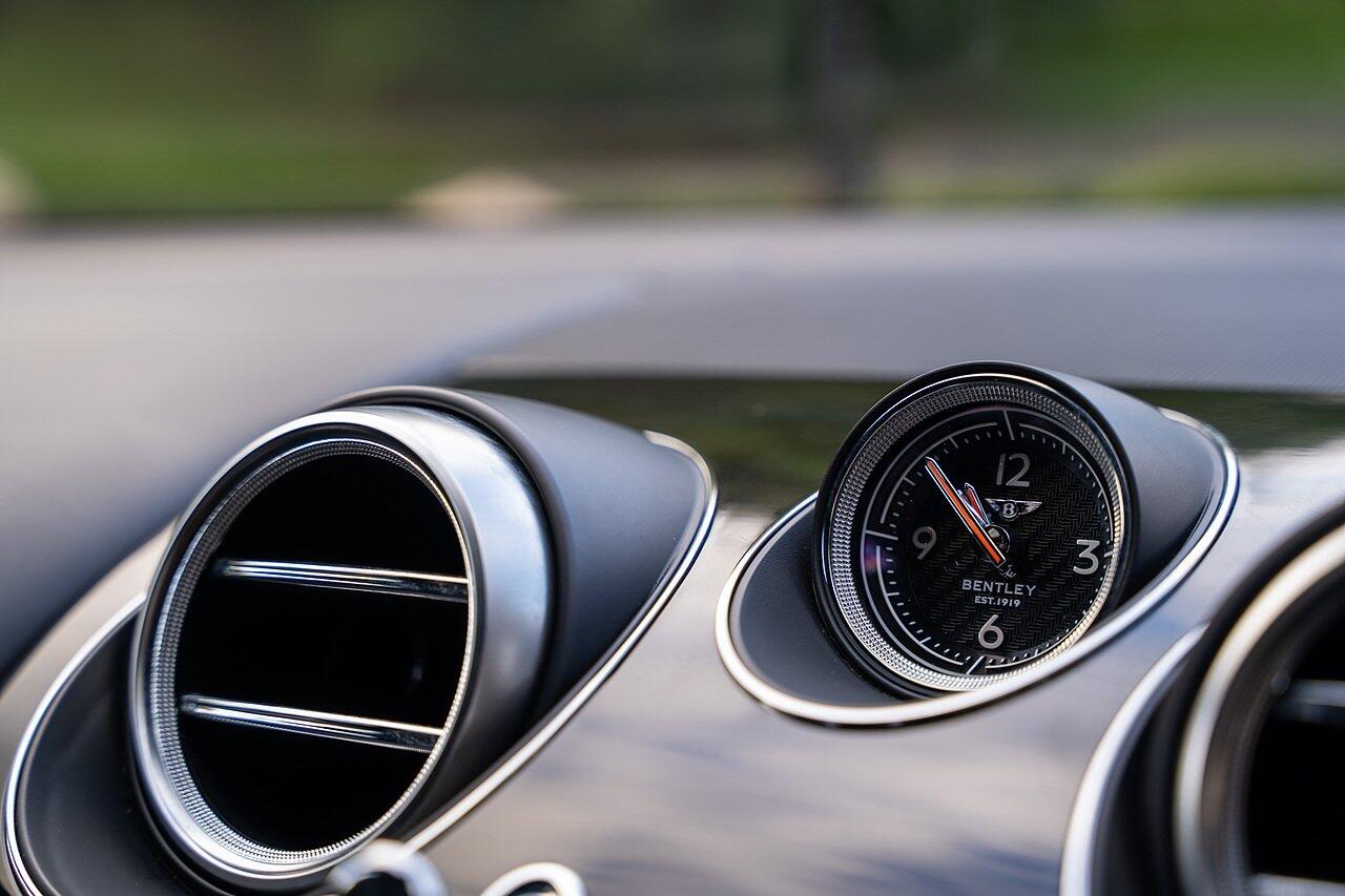 Bentley Bentayga view 58