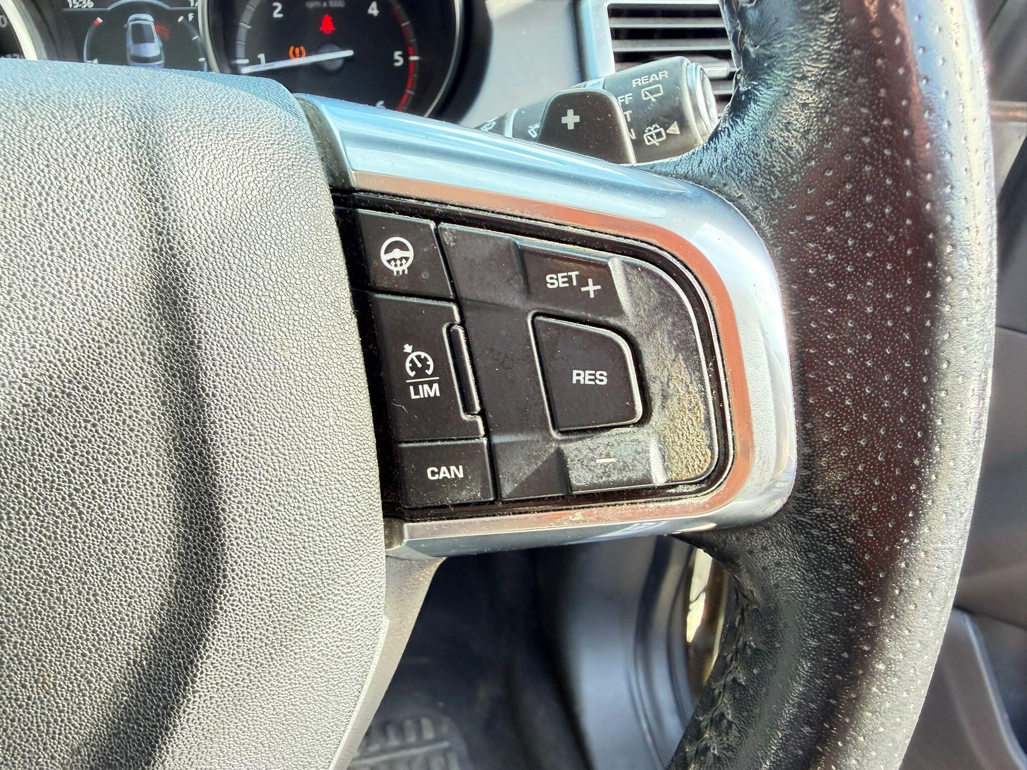 Land Rover Discovery Sport view 23