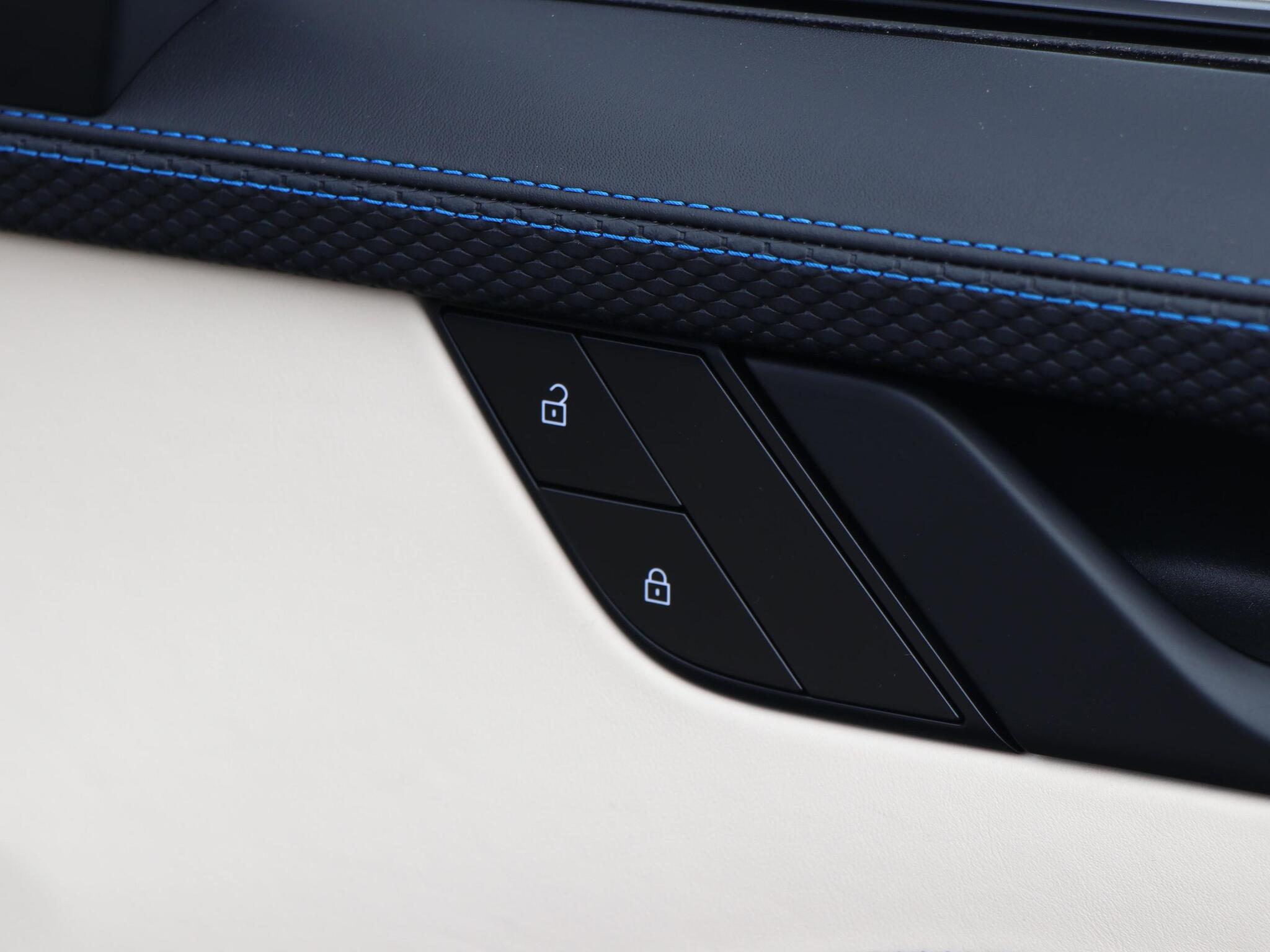 Porsche 911 view 21