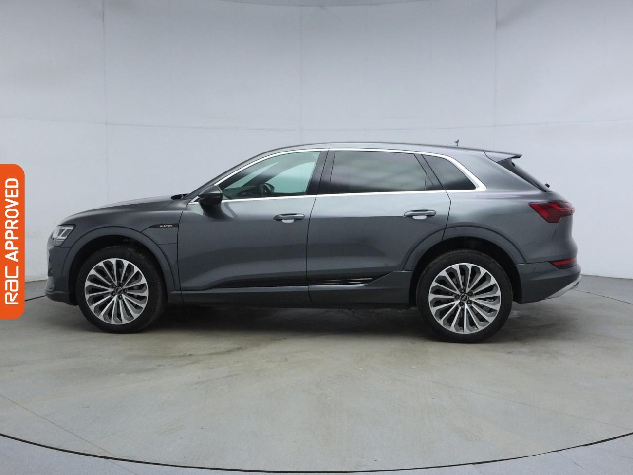 Audi E-Tron view 34
