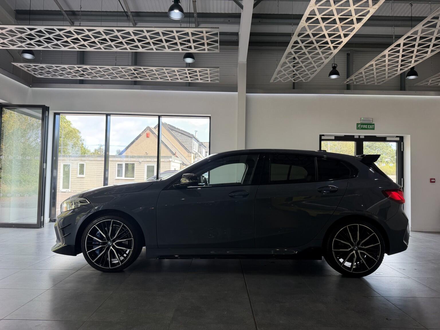 BMW 1 Series view 33