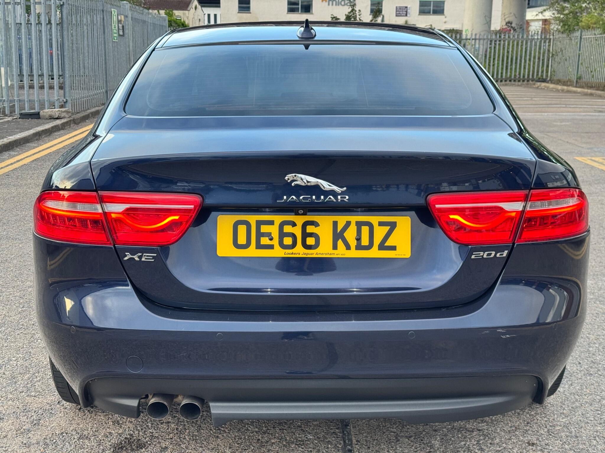 Jaguar Xe view 13