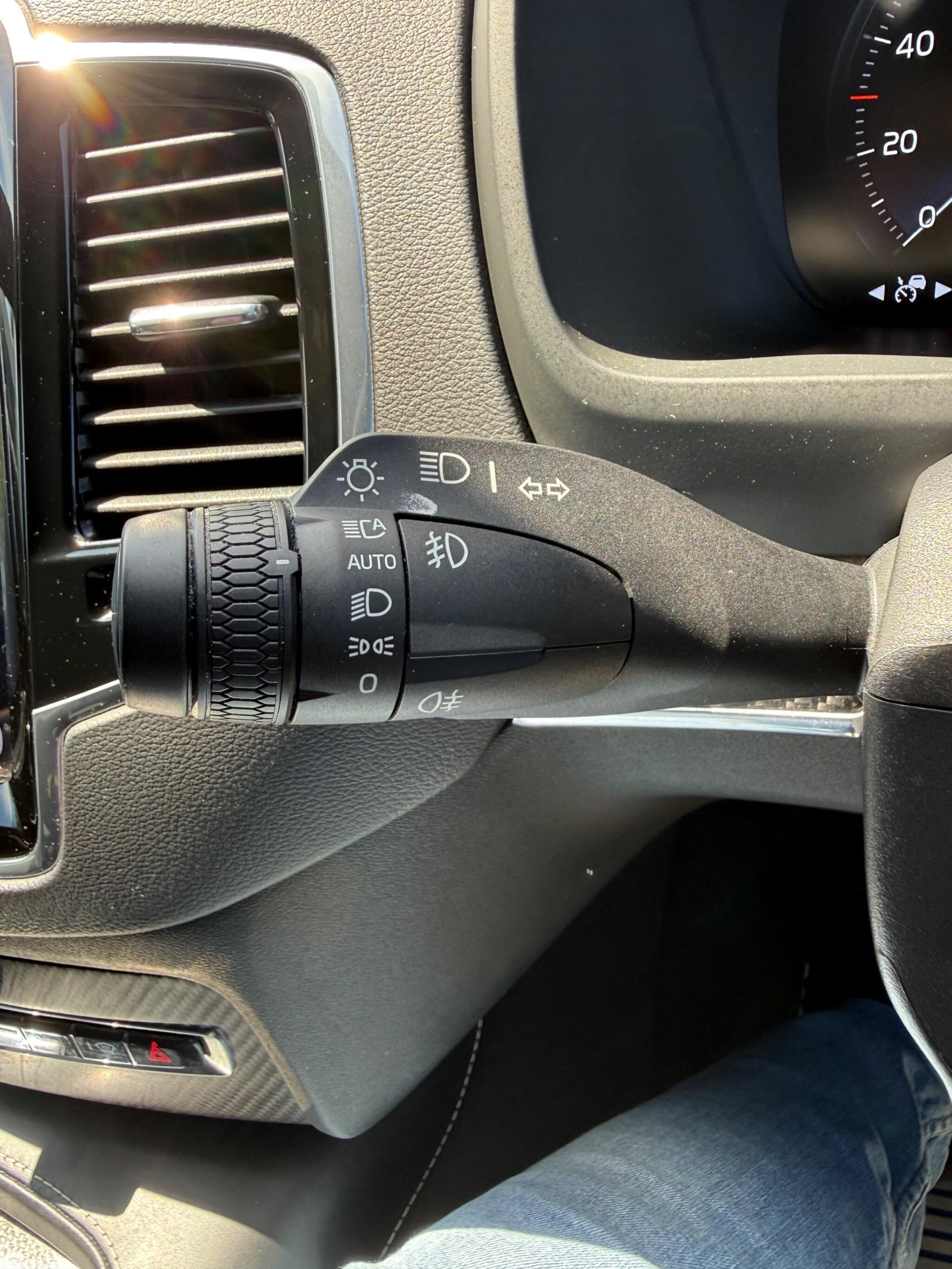 Volvo XC90 view 22