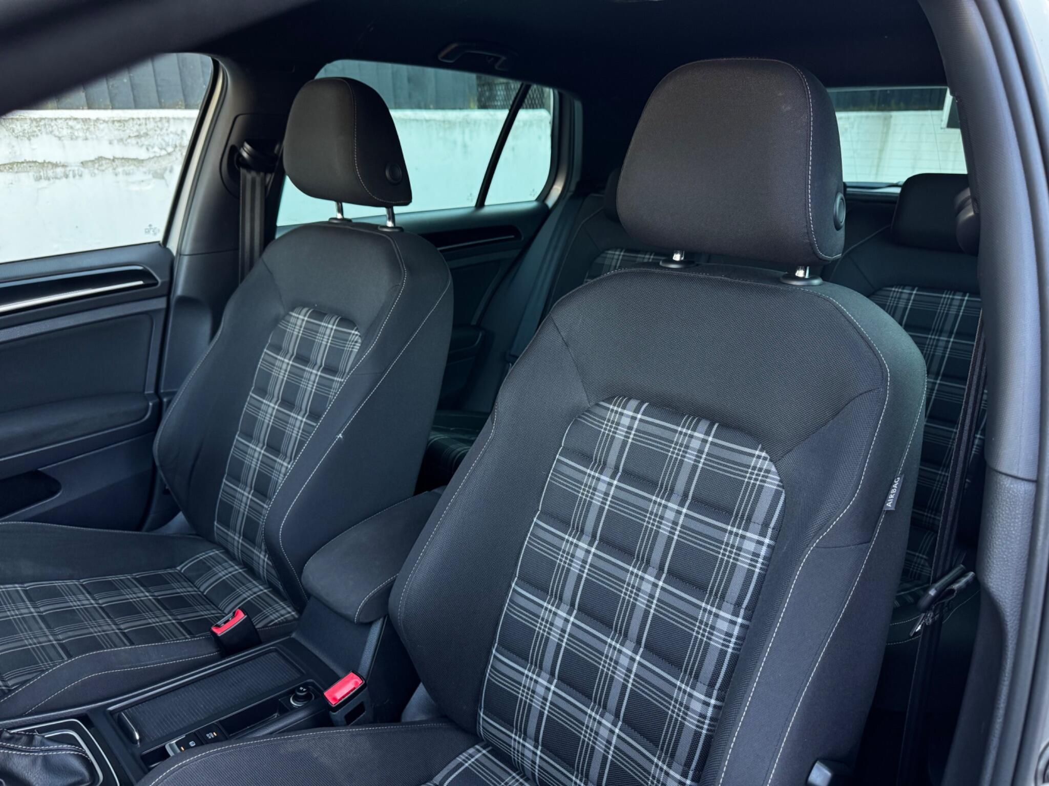 Volkswagen Golf view 44