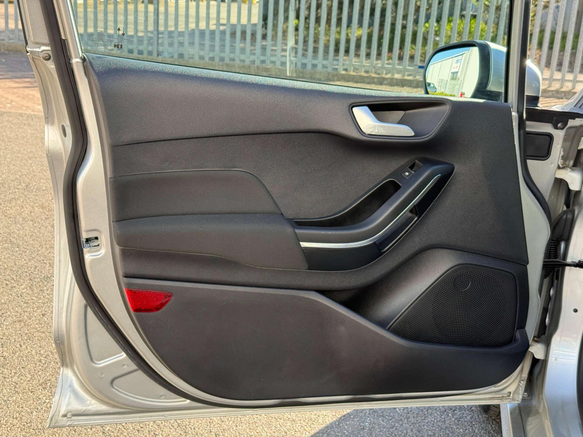 Ford Fiesta view 35