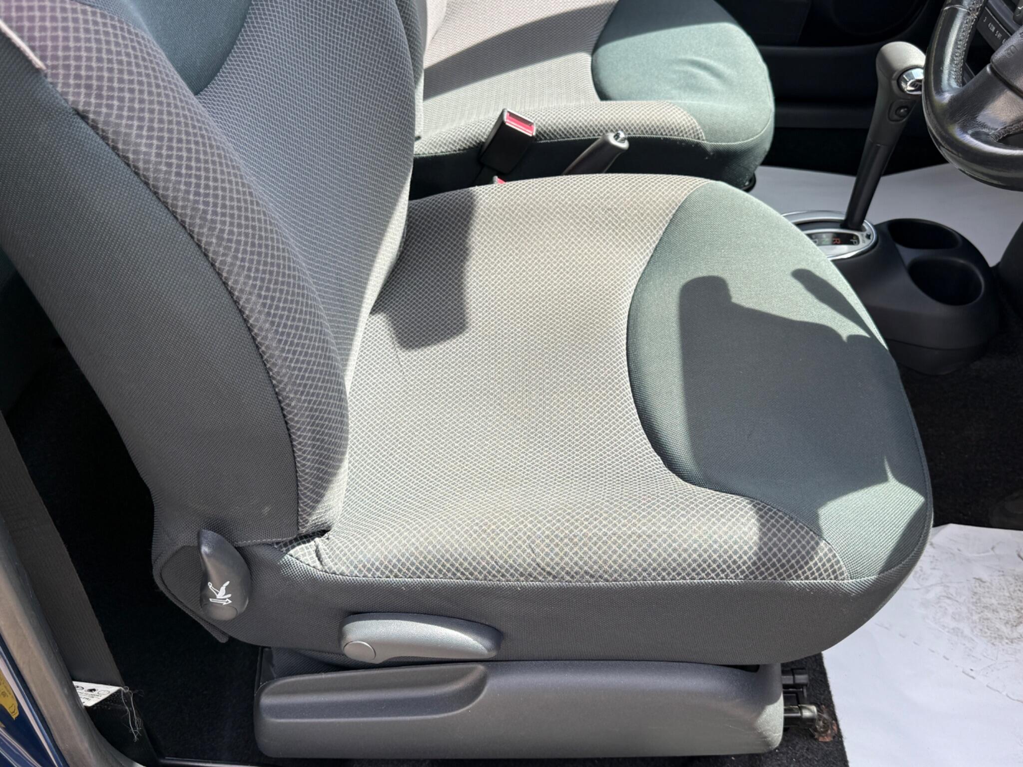 Toyota Yaris - Image 27