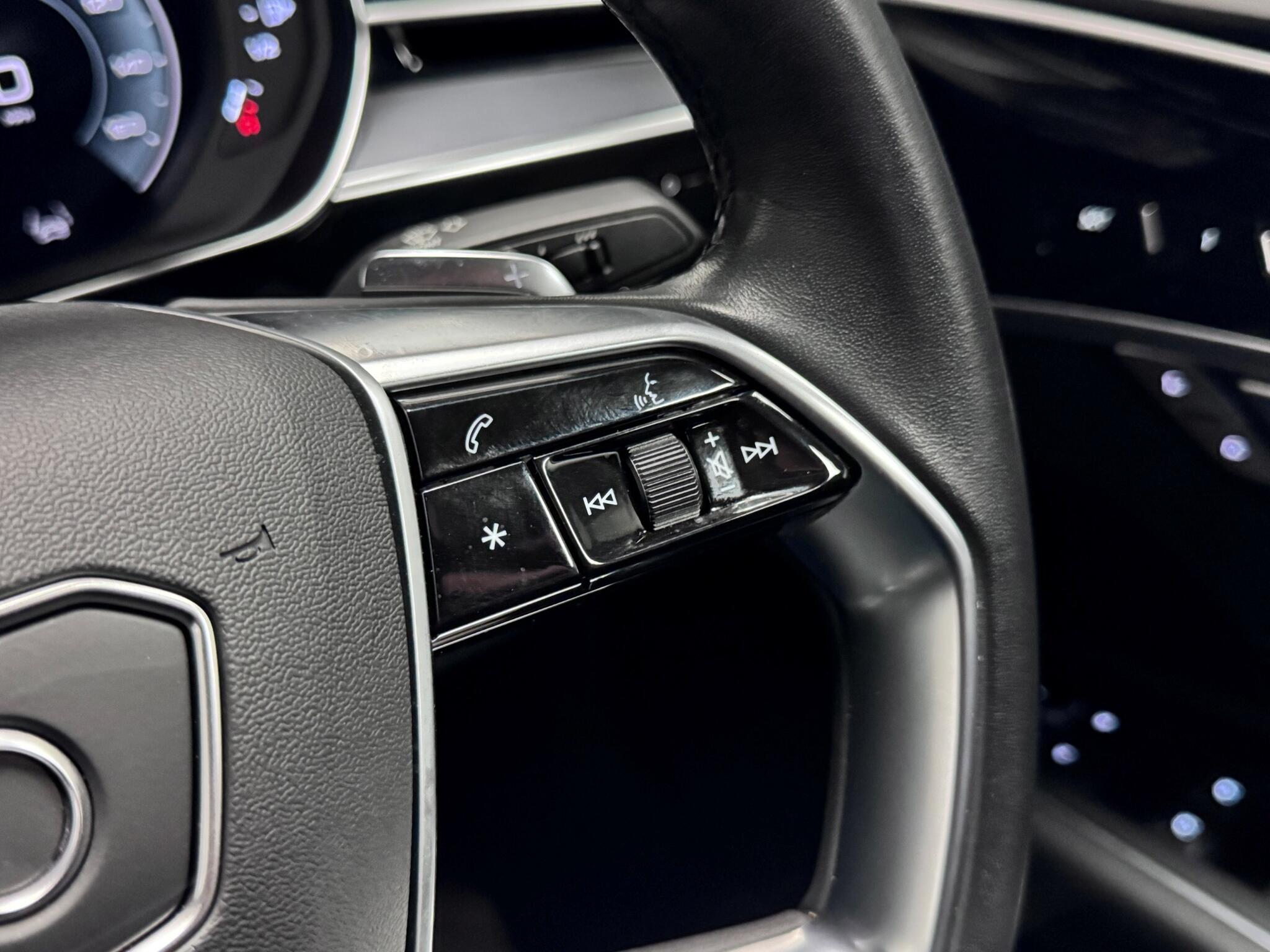 Audi A8 view 40