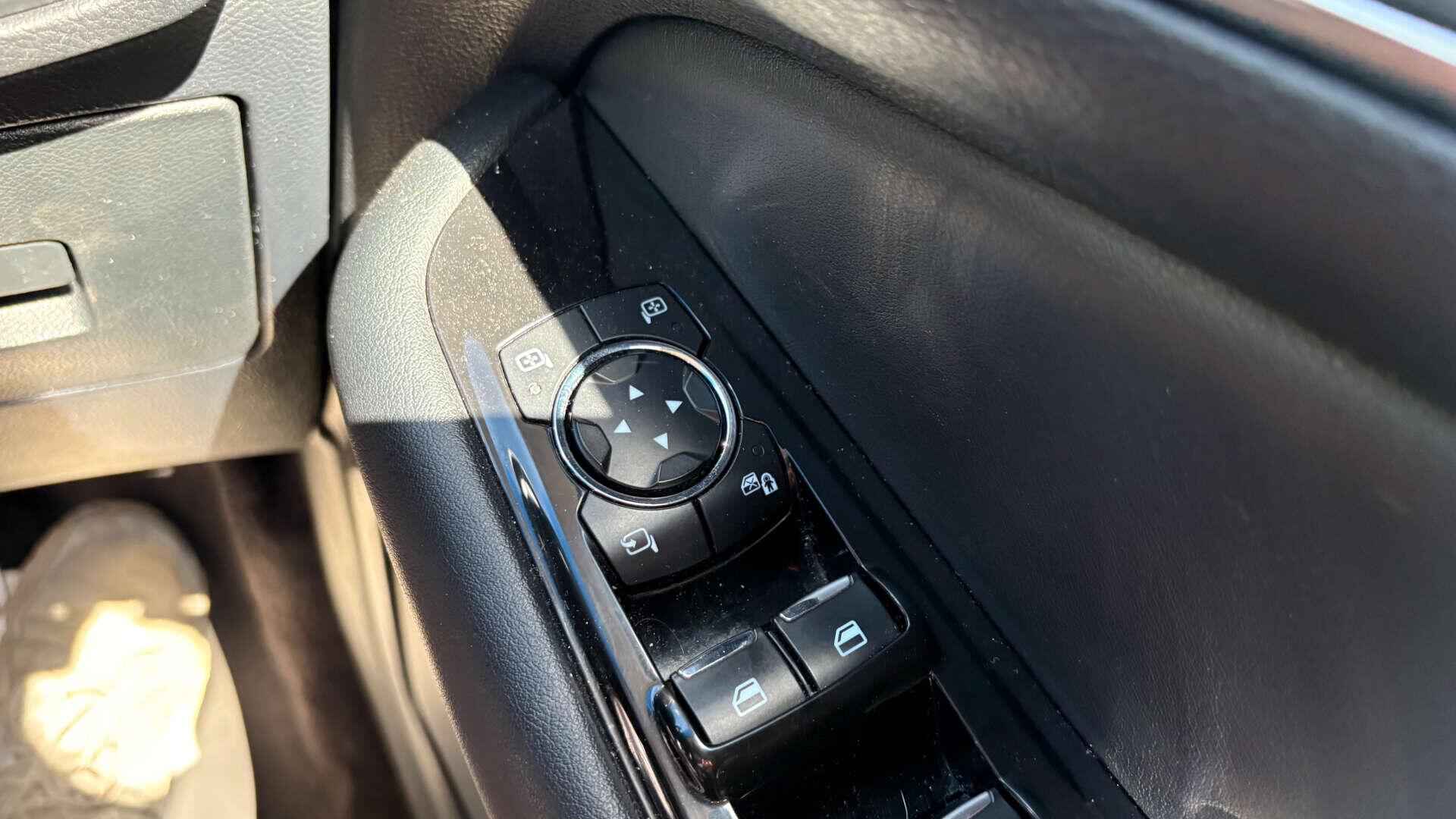 Ford Edge view 22