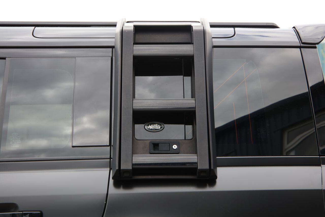 Land Rover Defender view 29